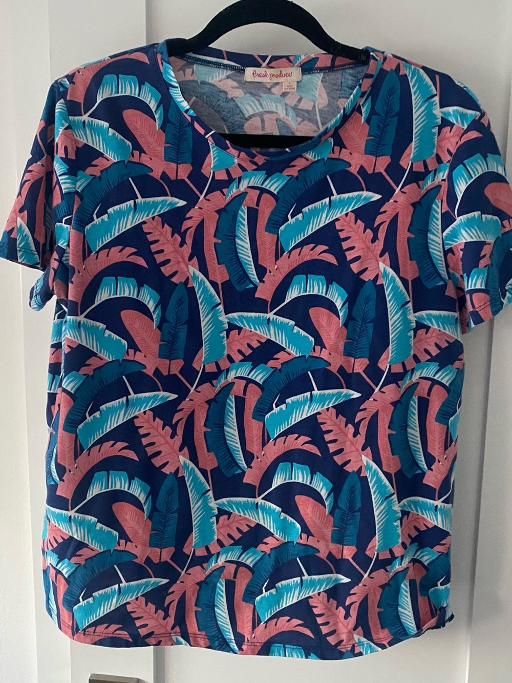 FRESH PRODUCE Moonlight Banana Leaf Scoop Neck T-Shirt L